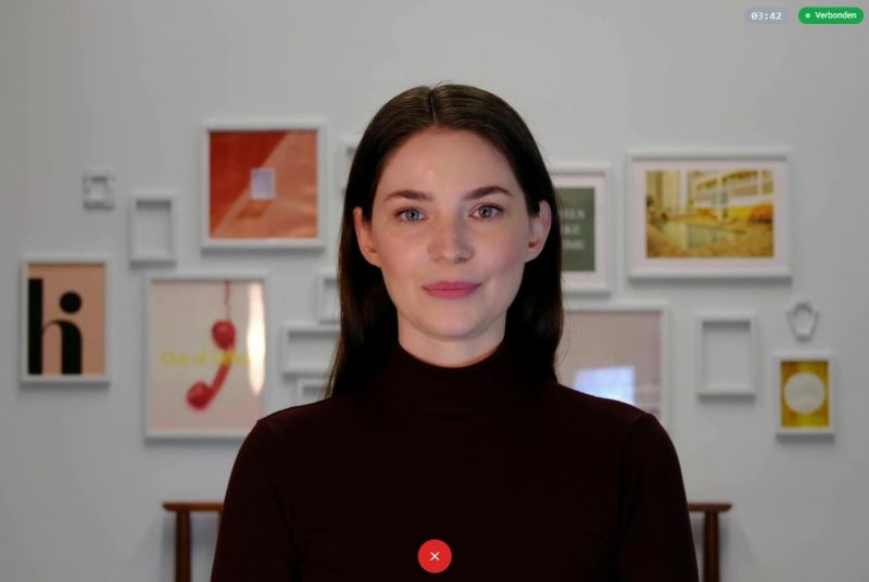 Emily, een menselijke AI-gespreksinterface in een videobelomgeving.