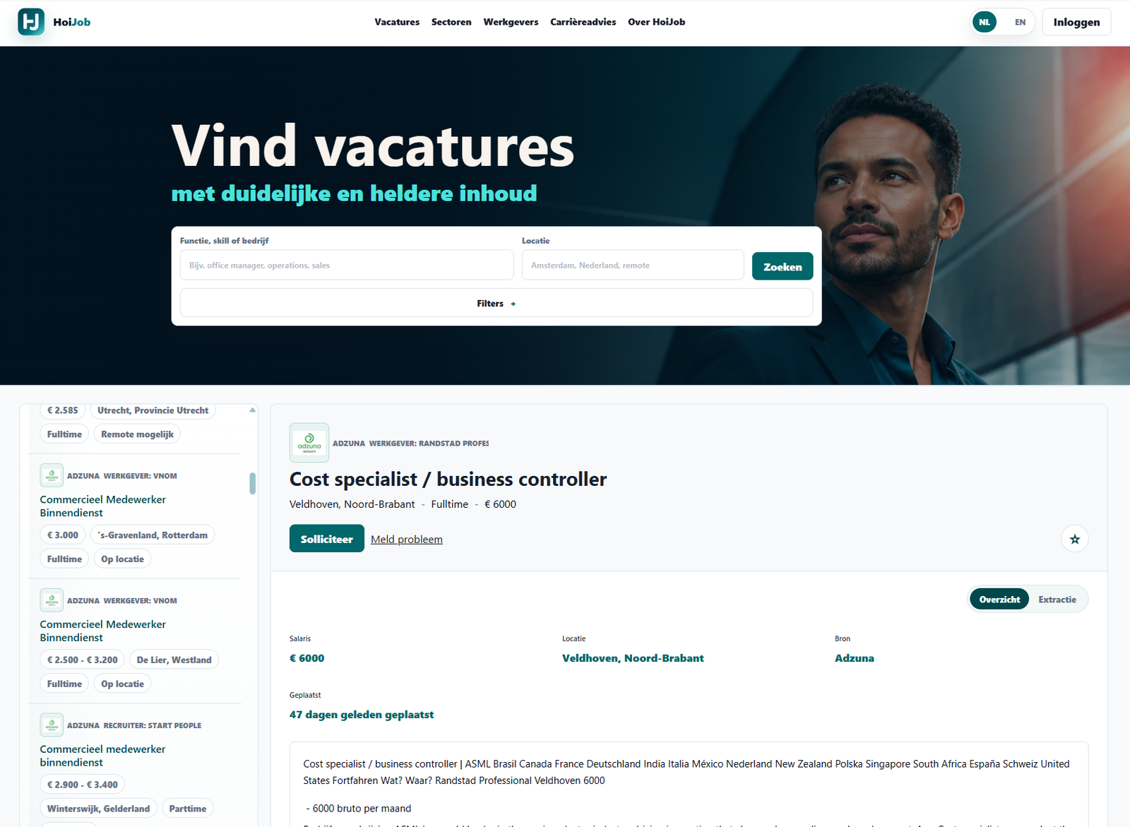 Publieke HoiJob-vacaturesite met donkere hero, zoekfilters, vacatureoverzicht en een geopende vacature met bron- en inhoudsgegevens.
