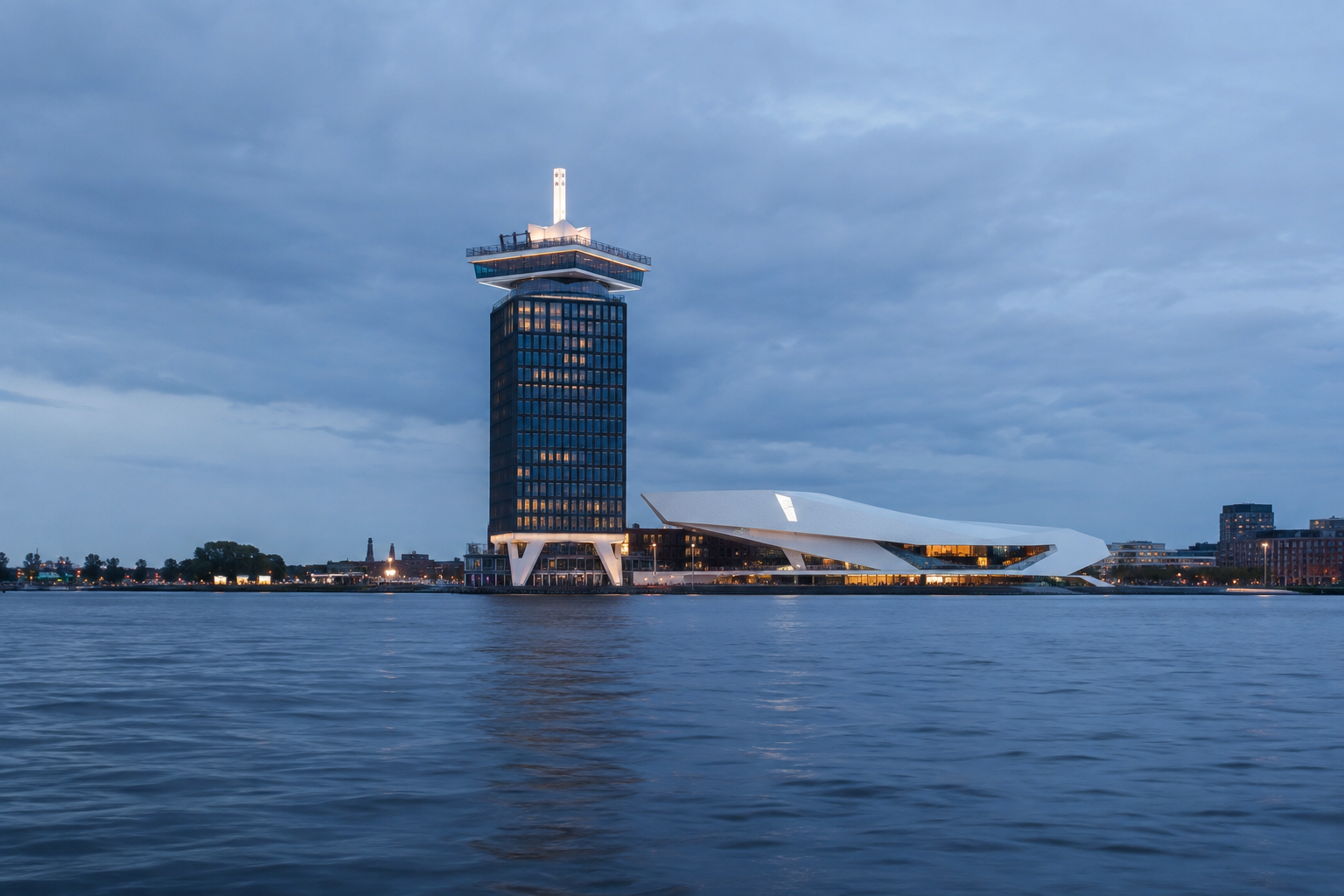 Vertrekbeeld: Amsterdam aan het water